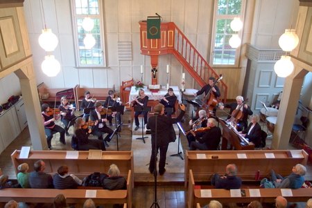 Konzert in der vollbesetzten Dorfkirche 