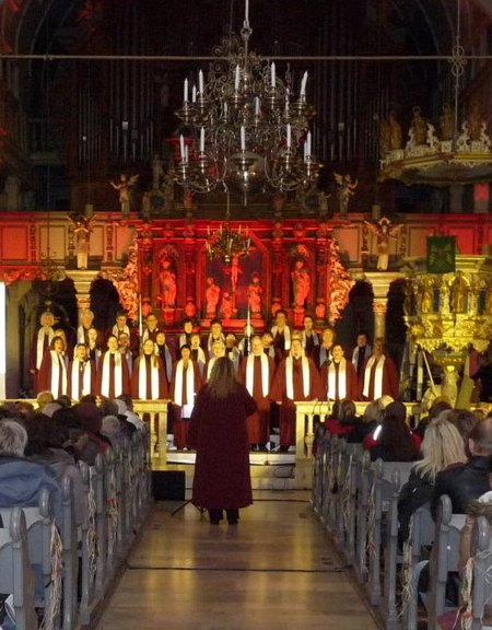 Der Gospelchor Altenau singt in der Marktkirche. 