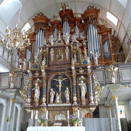 Altar und Orgel in der Marktkirche 