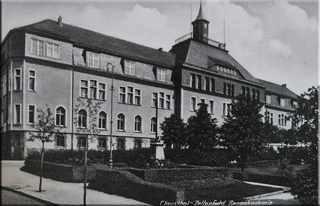 Hauptgebäude der TU 1950 